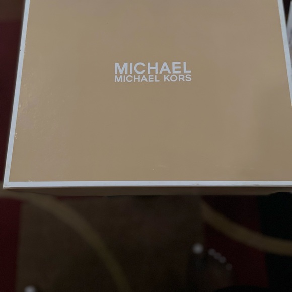 classy wedges, only wear a few times - Picture 3 of 3